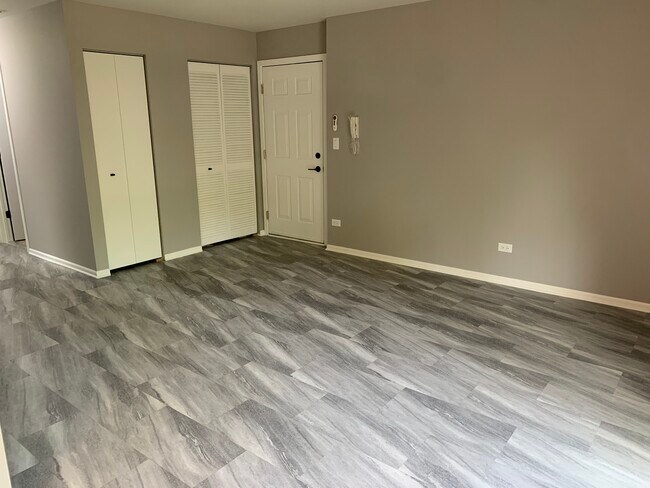Foto del edificio - 795 E Whispering Oaks Dr
