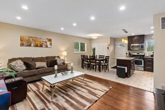 Building Photo - 901 W Dundee Rd