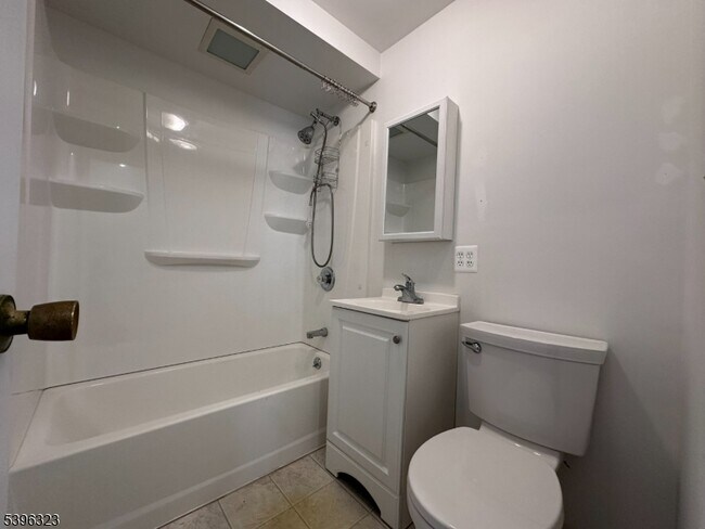 Foto del edificio - 376 S Main St