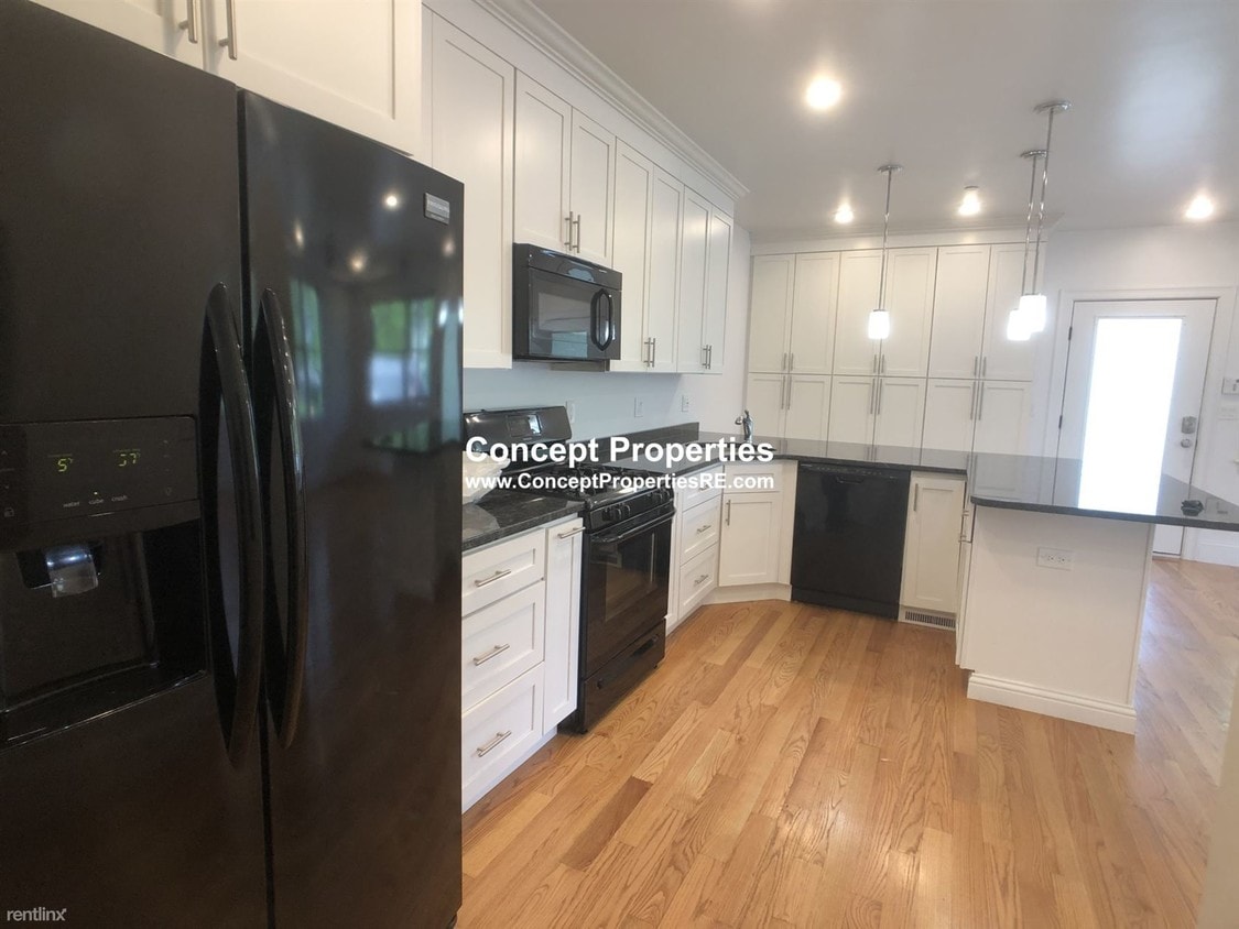 Primary Photo - 3 br, 2 bath Apartment - 6 Westminster Ave