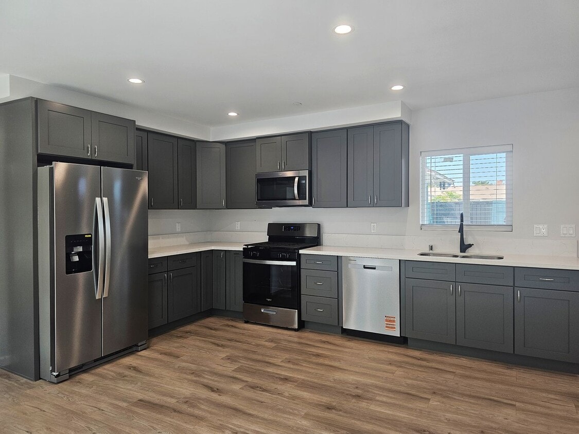 Primary Photo - New 2 Bd, 2Ba with Large Yard!