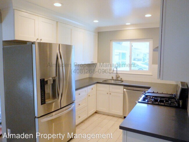 Foto del edificio - 4 br, 2 bath House - 1112 Kelly Dr.