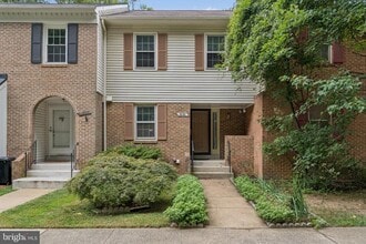 Building Photo - 5858 Langton Dr