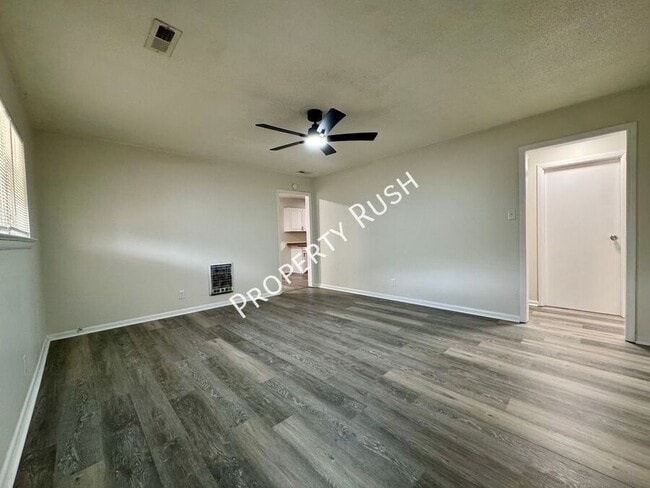 Foto del edificio - 1012 N Hickory St