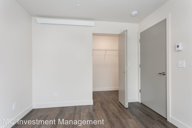 Foto del edificio - 3829 California Ave SW