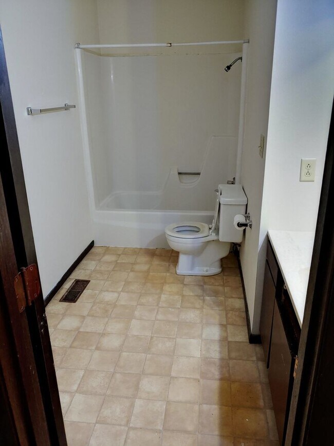 Foto del edificio - 704 E Cedar Ln