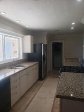 Building Photo - 812 Dogwood Rd