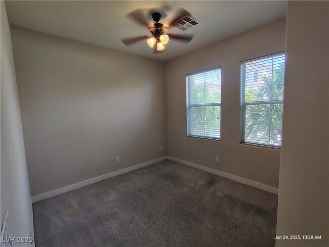 Foto del edificio - 6729 Donside Ct