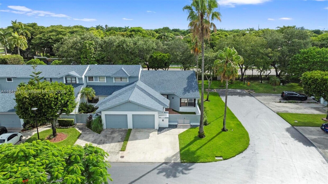 Foto principal - 10190 NW 52nd Terrace