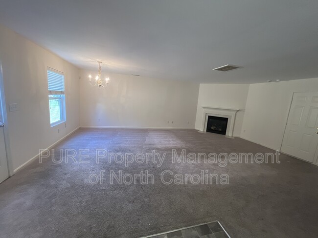 Building Photo - 1705 Ledson Ct