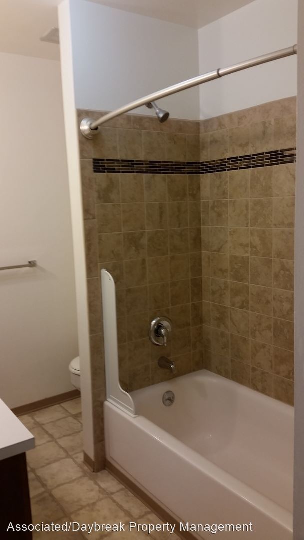 Building Photo - 2 br, 1 bath Apartment - 222 S. 64th Ave