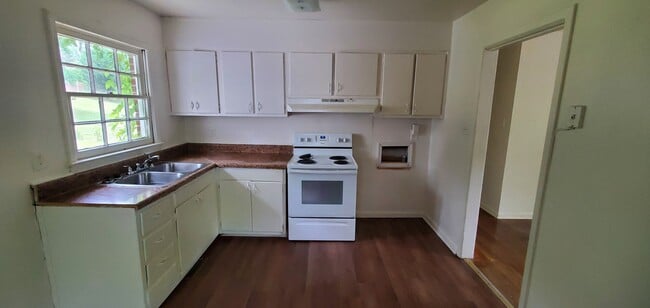 Foto del edificio - 3 Bedroom 1 Bathroom House