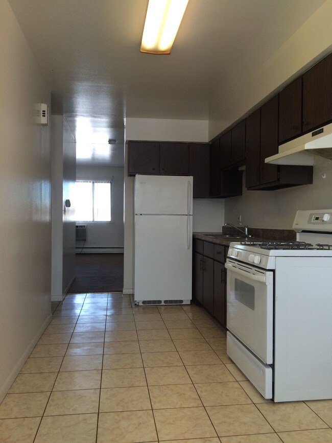 2023 N Butrick St Unit 07, Waukegan, IL 60087 Apartment for Rent in