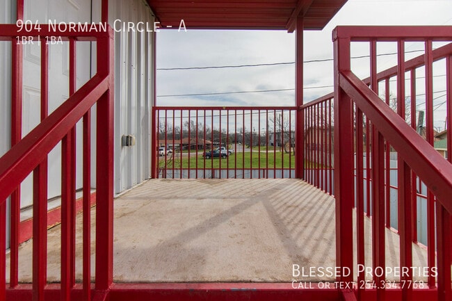 Building Photo - 904 Norman Cir