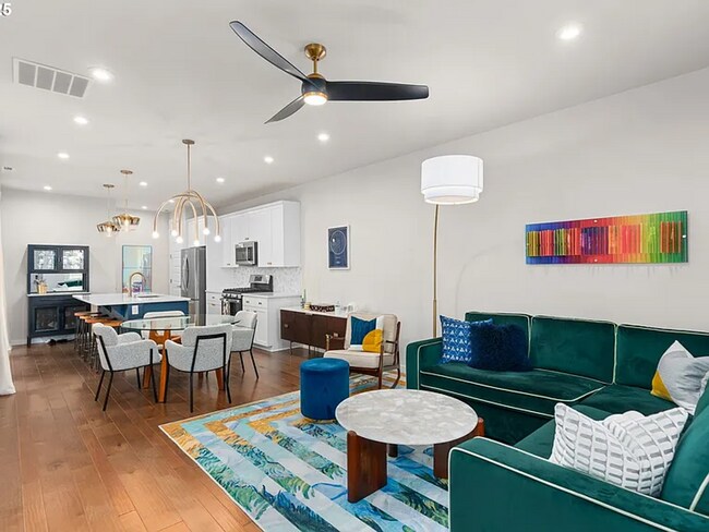 Foto del edificio - Luxury Living in Reed’s Crossing – Designe...