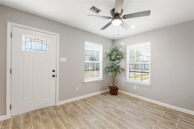 Building Photo - 711 Hamon Dr