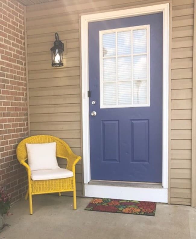 Fully Furnished and Stocked Monthly Rental - Fully Furnished and Stocked Monthly Rental House