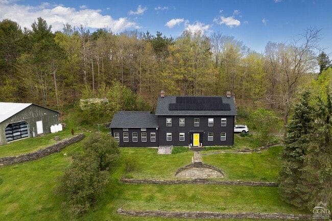 Building Photo - 483 Travis Hill Rd