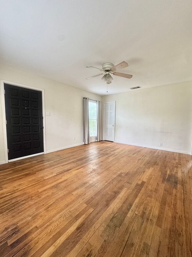 Foto del edificio - COMING APRIL 2026 - Charming Santa Rite Duplex! Yard Maintenance + Water/Sewer/Trash Included!