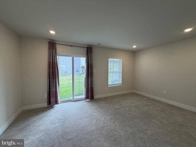 Foto del edificio - 24852 Wye Ml Ln