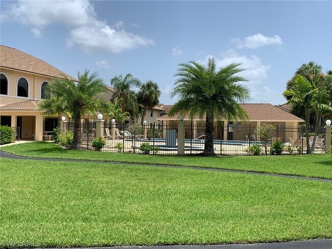 Foto del edificio - 8715 Charter Club Cir