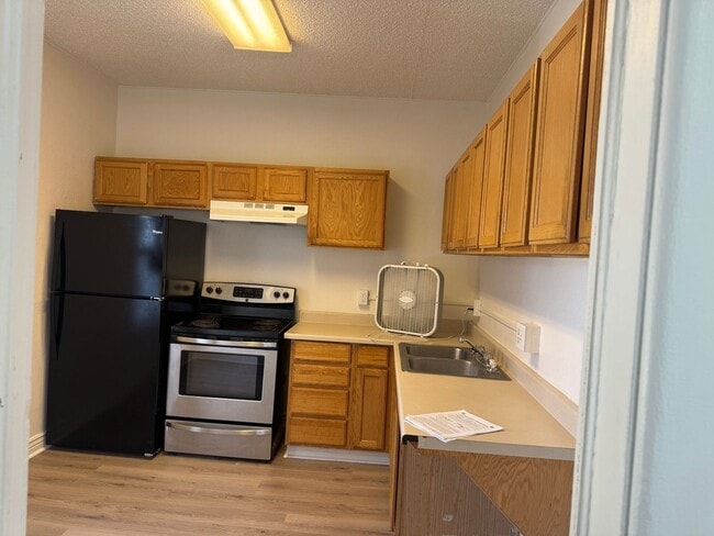 Building Photo - SIngle family home in the heart of Elko