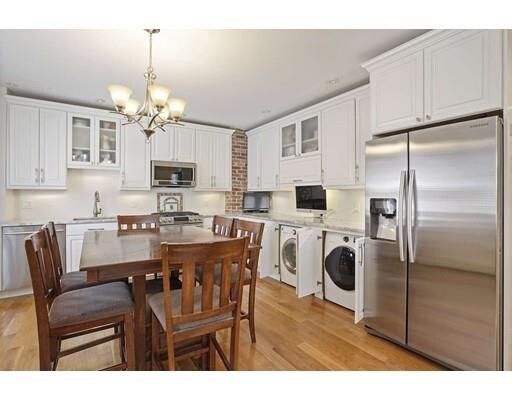 Building Photo - 4-6 Henchman St