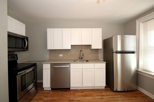 Building Photo - 42 Walnut St