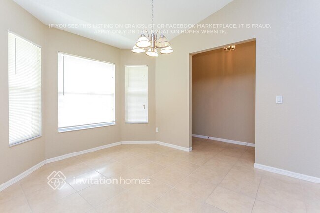 Building Photo - 391 Vitorio St