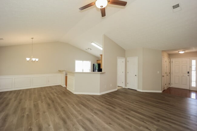 Building Photo - 109 Alessie Dr