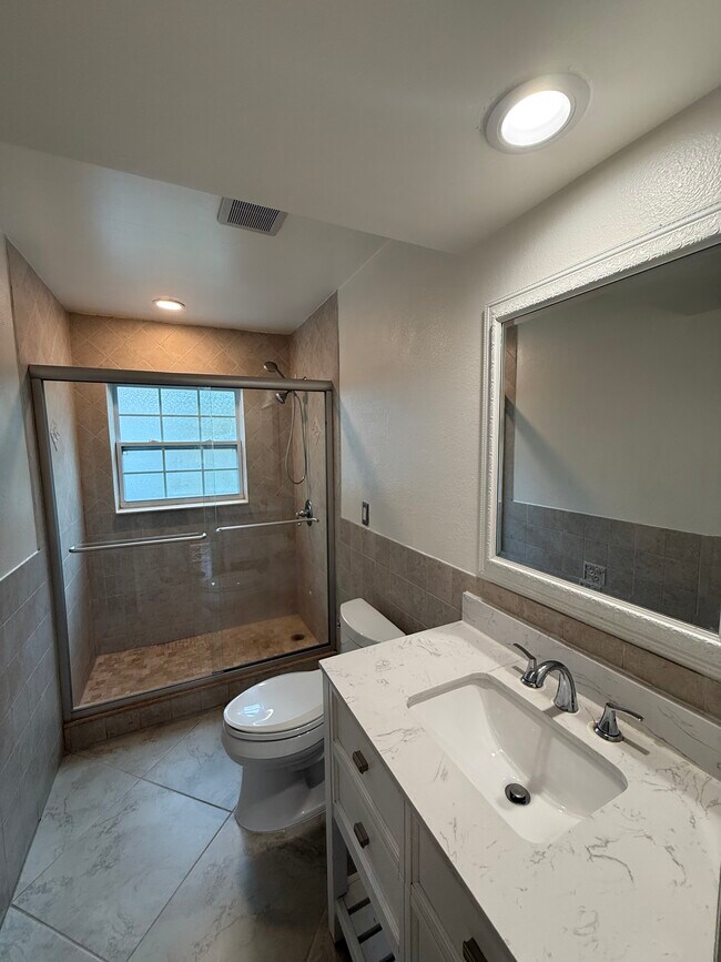 Foto del edificio - 2315 Carroll Pl