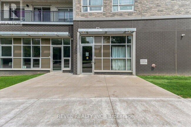 Photo du bâtiment - 275-F275 Larch St