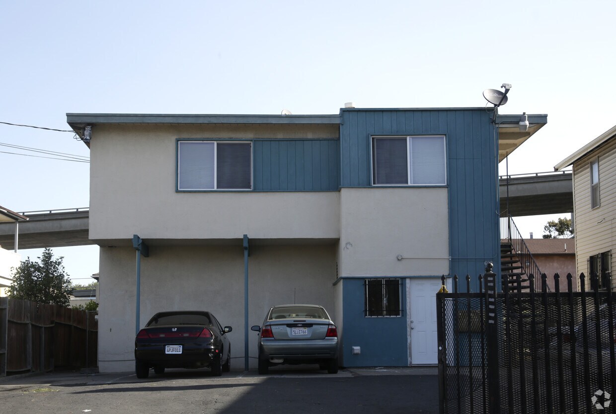 Building Photo - 692 34th St