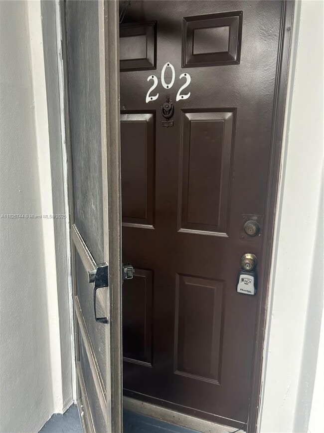 Foto del edificio - 213 Lake Pointe Dr