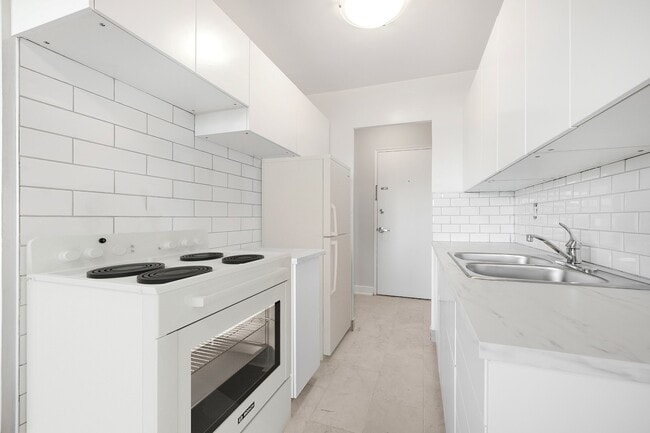 Building Photo - 48 Laverock Avenue