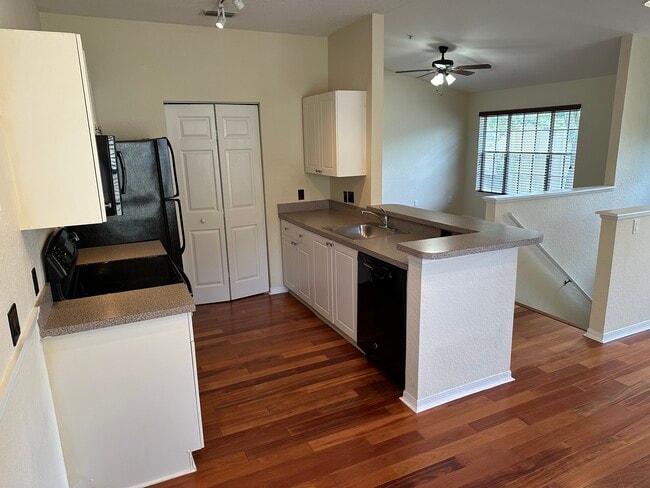 Building Photo - 862 Grand Regency Pointe