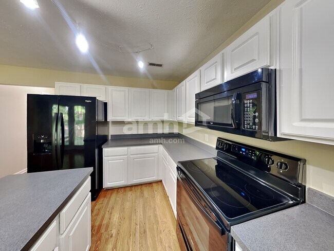 Foto del edificio - 1032 Lexington Farms Dr