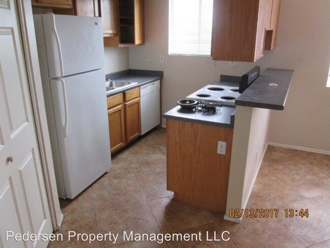 Foto del edificio - 2 br, 1 bath Apartment - 1581 E Southern Ave