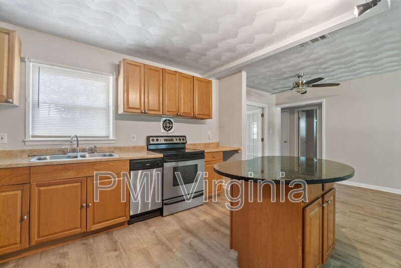 Primary Photo - 336 Dodge Dr