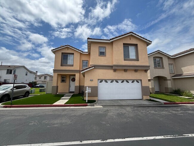 Building Photo - Very clean and upgraded 4 bedroom home in Buena Park