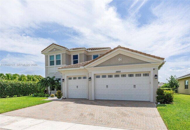 Foto del edificio - 5850 Whippoorwill Cir