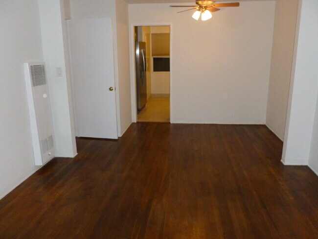 Foto del edificio - 6129 Lorca Dr