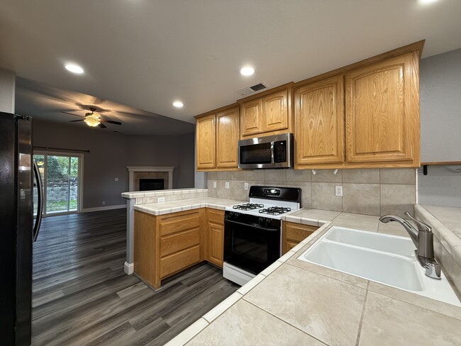 Building Photo - 109 Delaney Dr