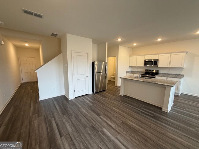 Building Photo - 1205 Fagiolo St