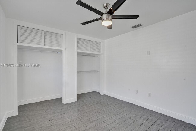 Foto del edificio - 9240 SW 54th St