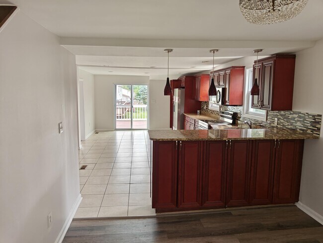 Foto del edificio - 8638 Winands Rd