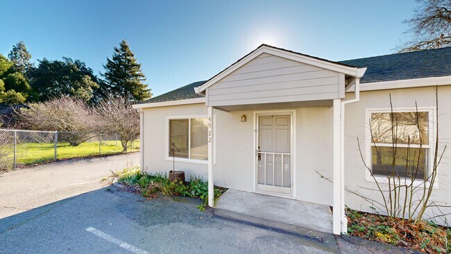 Foto del edificio - 4920-4922SONOMAHIGHWAY