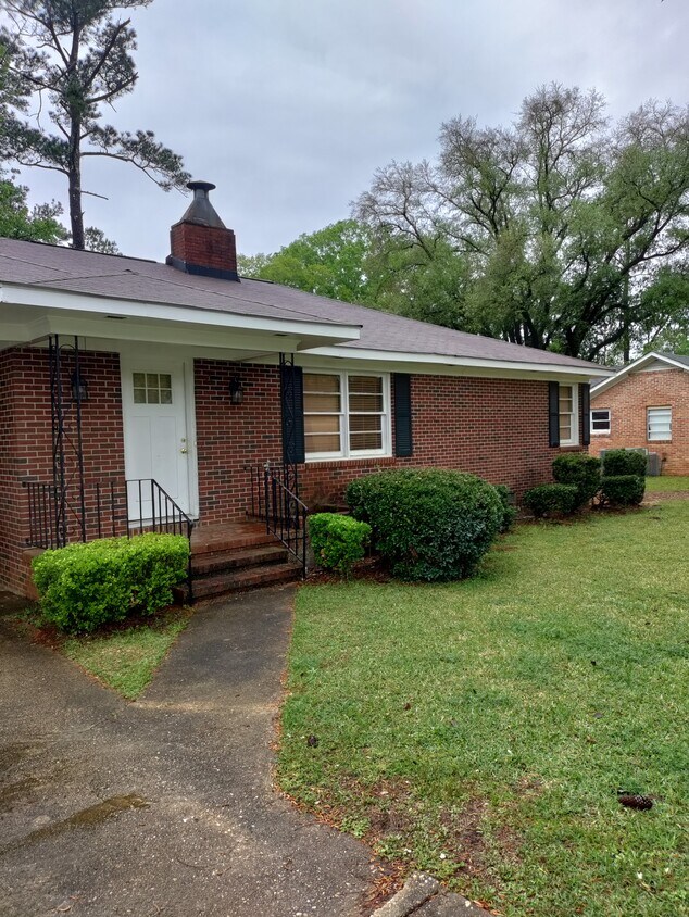 1213 Forest Glen Dr, Albany, GA 31707 House Rental in Albany, GA