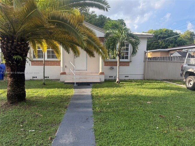 Foto del edificio - 6761 SW 2nd St