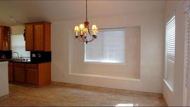 Building Photo - 11115 Heron Village Dr